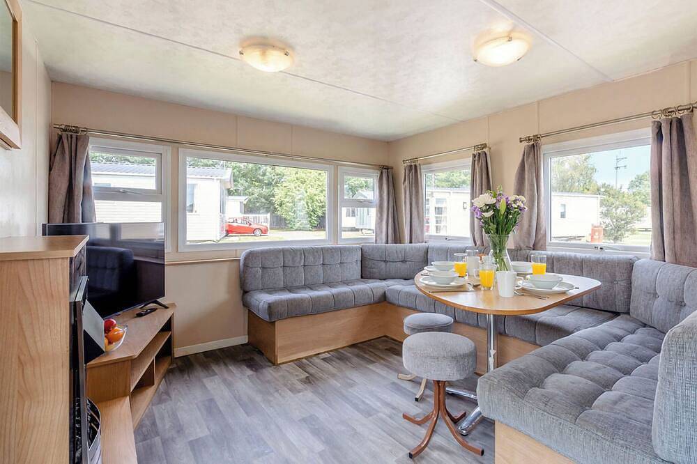 Static Caravan for 6 People in Clacton-on-Sea, Essex