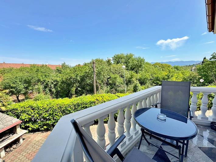 Ganze Wohnung, Ferienwohnung 250 m vom Meer entfernt, Balkon, privater Parkplatz, Grill in Soline, Krk