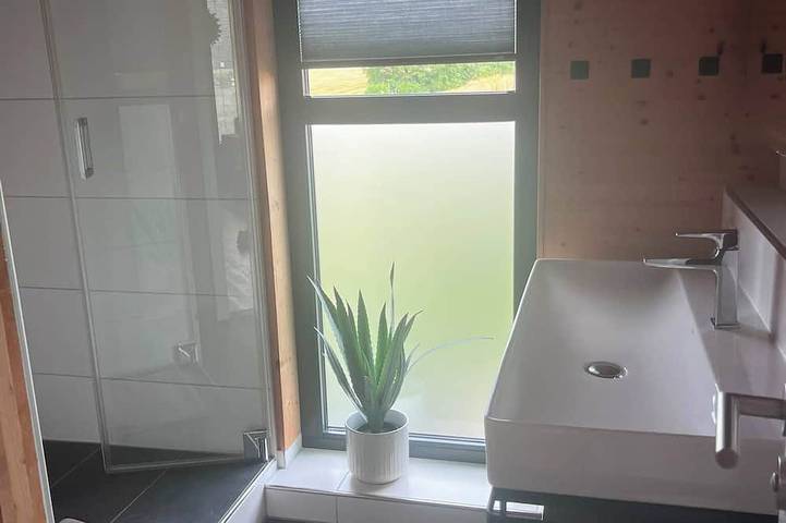 Gemütliche Wohlfühloase im Grünen mit Wasserkuppenblick in Poppenhausen in Poppenhausen, Rhön-Hessen