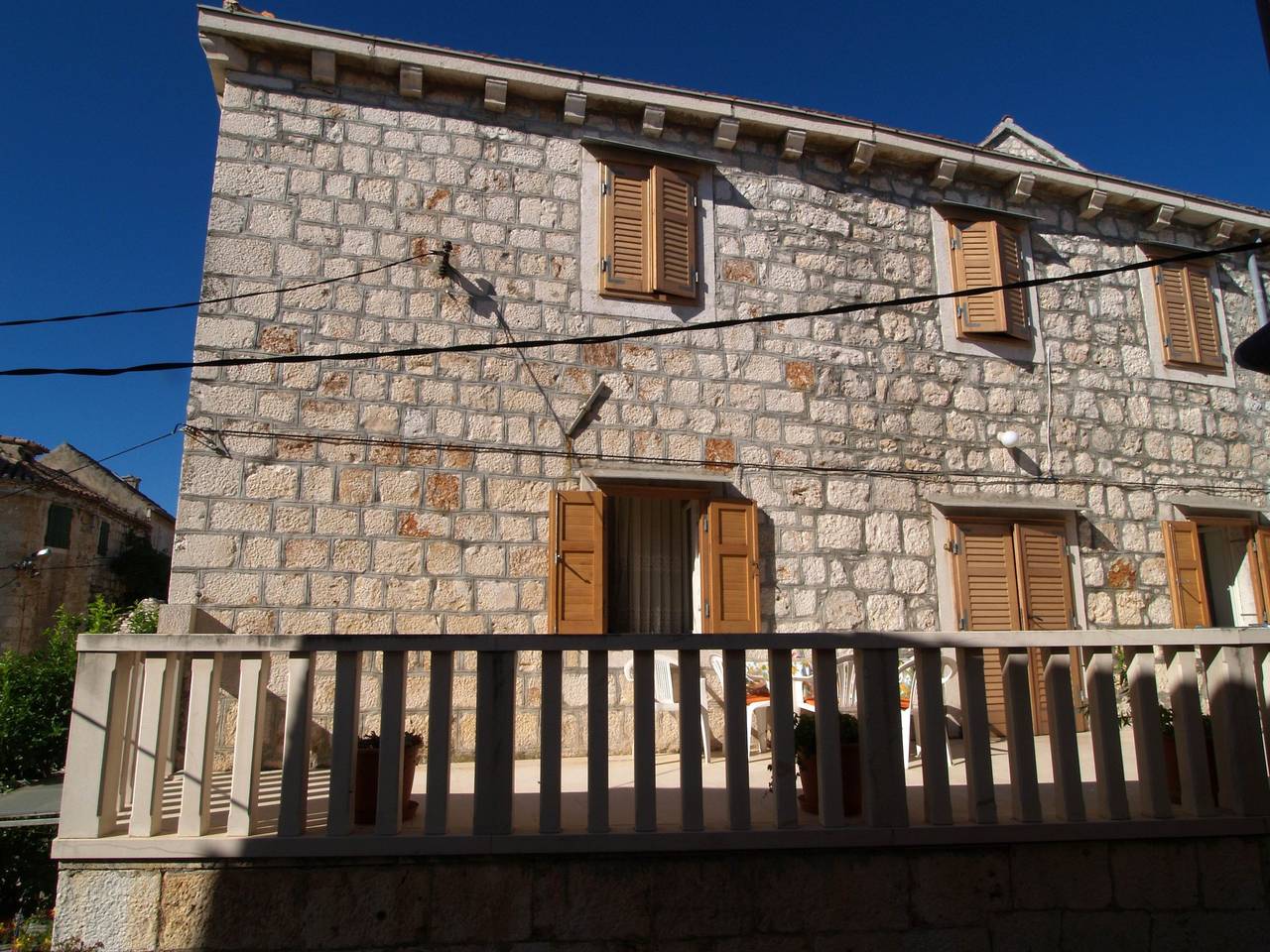 Entire apartment, Studio flat with terrace Sutivan, Brač As-719-a in Sutivan, Brac