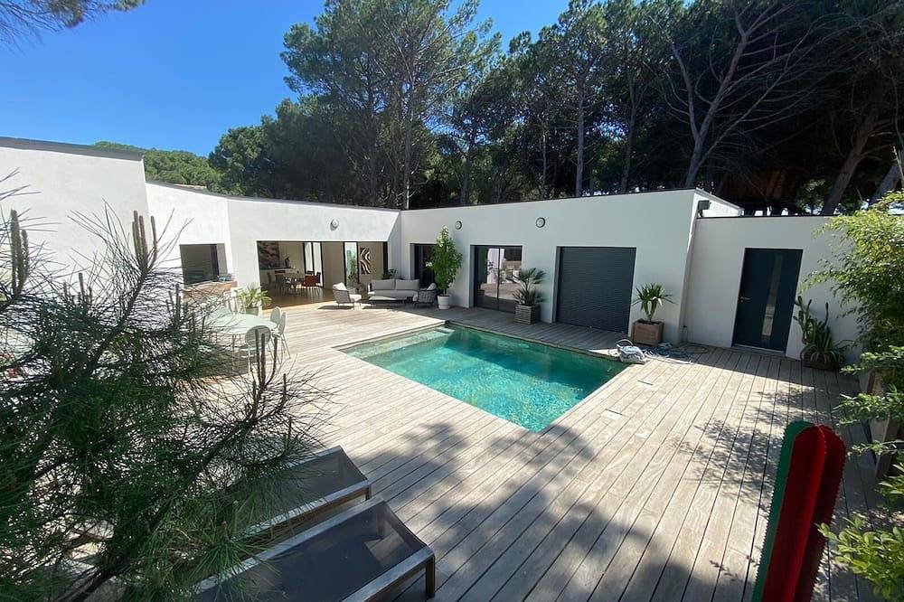 Villa pour 8 Personnes dans Aigues-Mortes, Région de Nîmes