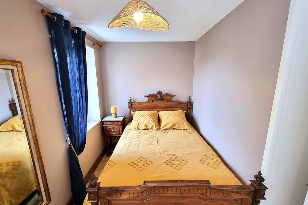 Cosy gîte near town center in Brioude, Macizo Central