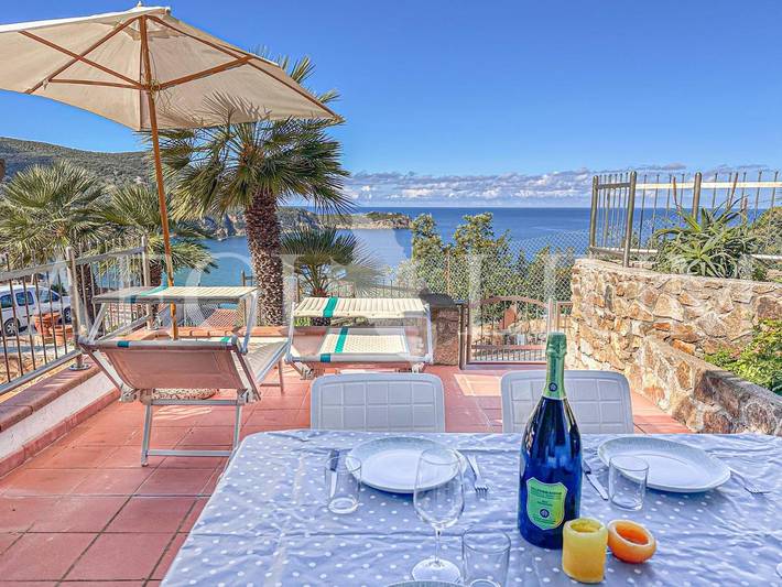 Ferienwohnung für 4 Personen, mit Terrasse und Ausblick auf Isola del Giglio