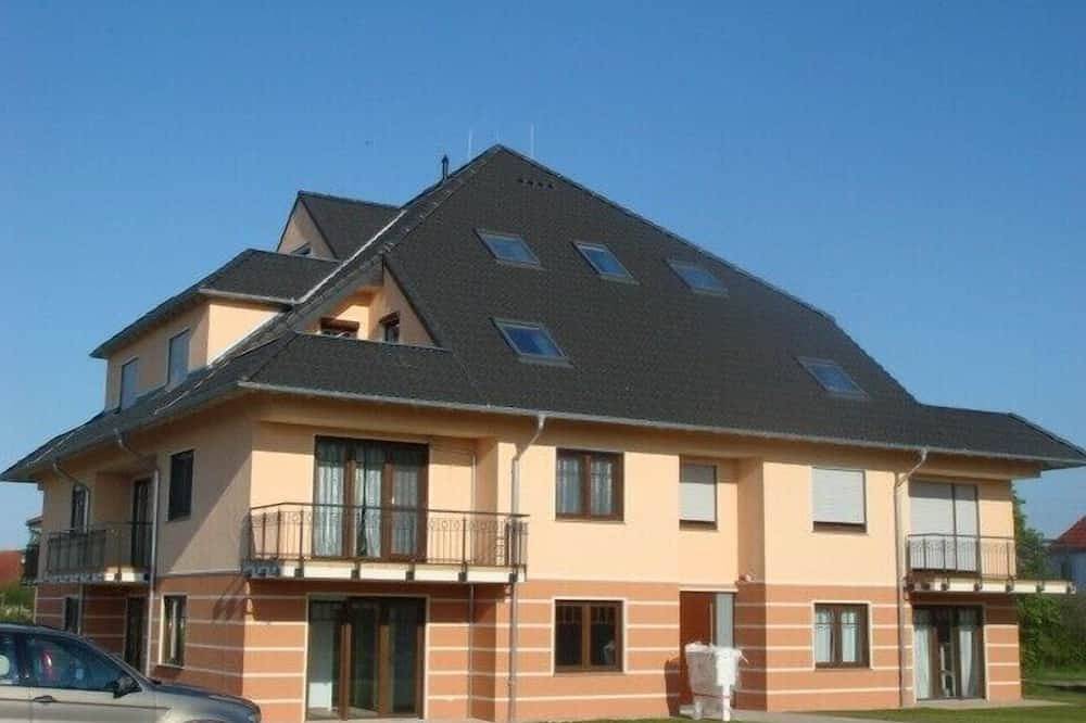 Ganze Wohnung, Die Ostsee vor der Tür mit 2 Balkonen und Wlan in Nienhagen, Rostock und Umgebung