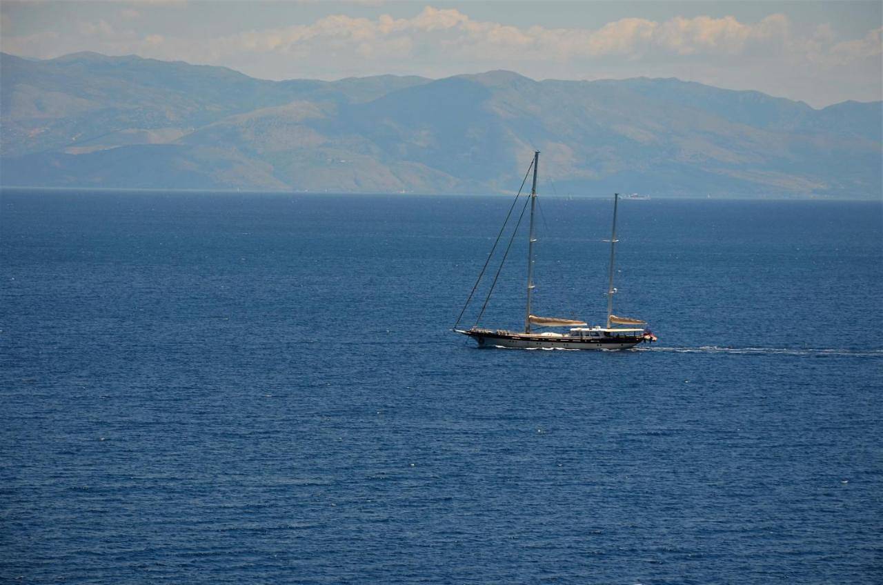 Villa with Sea View in Benitses, Corfu, Korfu