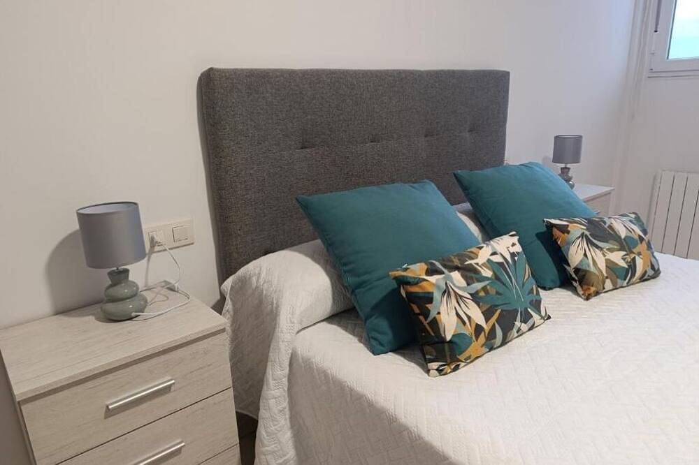 Ganze Wohnung, Vionta: Your cozy retreat with garden view near the beach in Ribeira, Rías Baixas