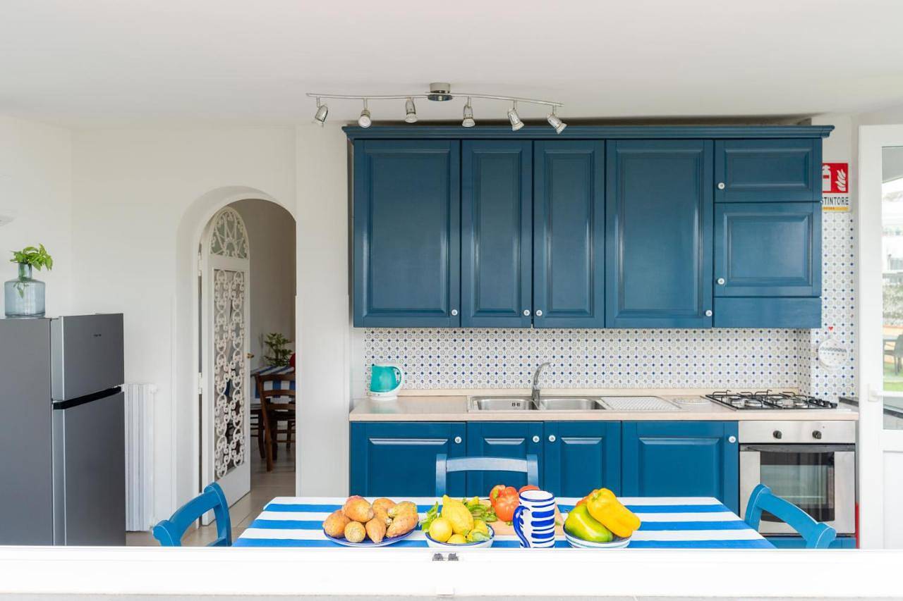 Appartamento intero, Villa Fanella, independent house with a private garden, between Sorrento&Amalfi in Piano di Sorrento, Sorrento Coast