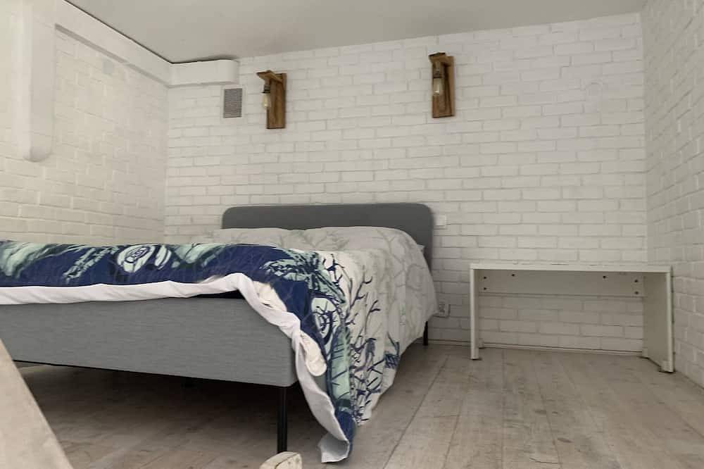Entire apartment, City Center Art Loft: Unique Comfort Experience with Parking in Warsaw, Masovia