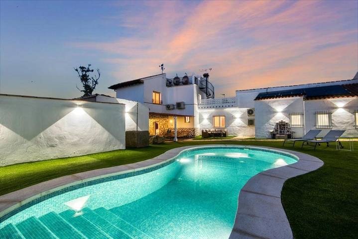 Casa rural para 12 personas, con jardín además de piscina y vistas, Familias con niños en Totanés - 2