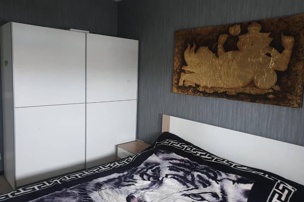 Appartement entier, Apartment at Kaiserlei, 2nd Floor, 2 Bedrooms, in Offenbach-sur-le-Main, Offenbach