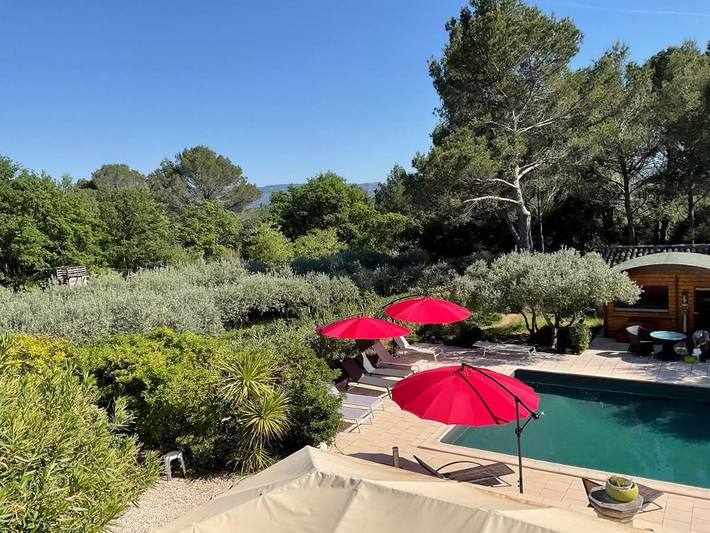 Location de vacances pour 3 personnes, avec sauna et jacuzzi ainsi que jardin et piscine à Mérindol - 3