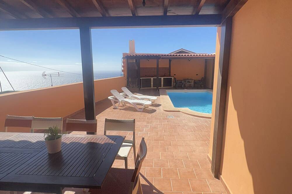 Casita con Piscina y Zona de Barbacoa in Candelaria, Tenerife du Sud