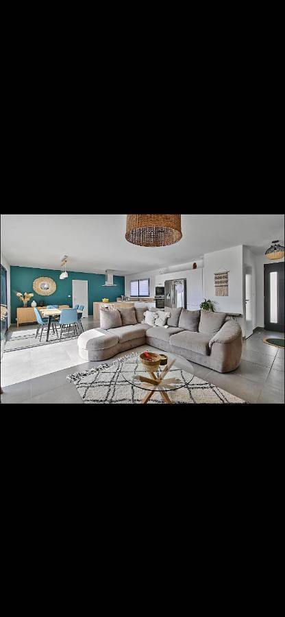 Location de vacances pour 4 personnes, avec terrasse ainsi que piscine et vue à Combaillaux - 3