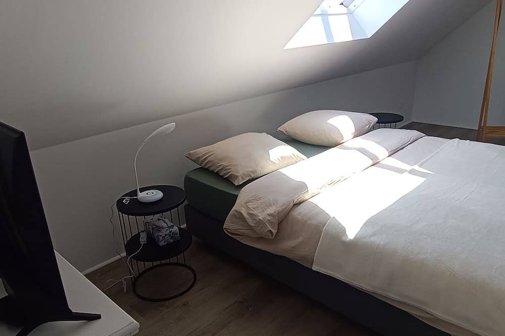 Appartement entier, Les Tournesols – Studio au calme, literie neuve, au centre de la Baie de Somme in Woincourt, Région d'Abbeville