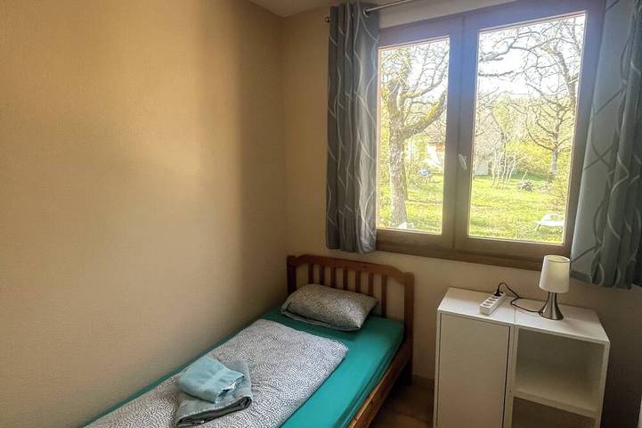 Location de vacances pour 5 personnes, avec terrasse et piscine à Saint-Jean-de-Laur - 3