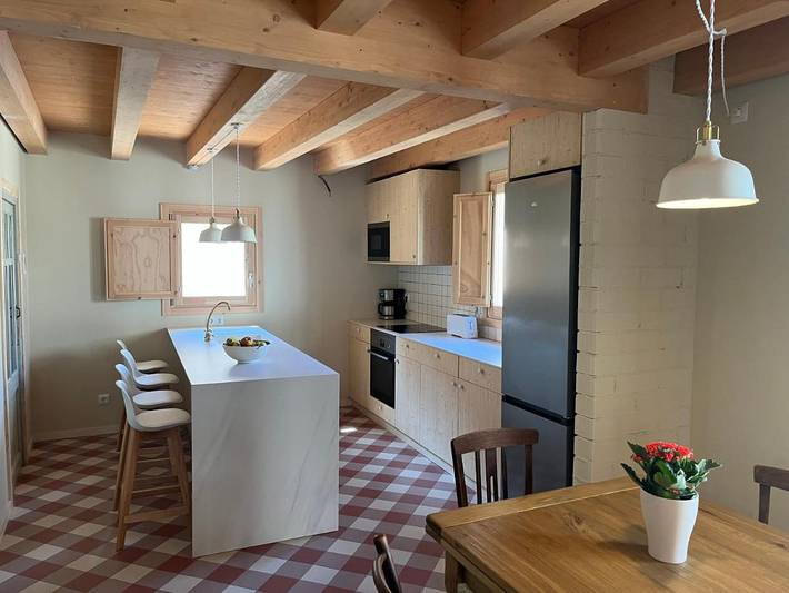 Casa rural para 12 personas, con Balcón en San Juan de las Abadesas - 2
