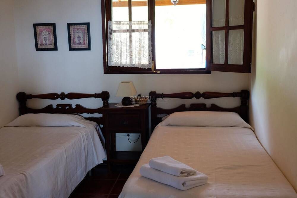 Charming Holiday Cottage El Pedregal with Private Pool in Tranquil Vin in Era de Mota, Valsequillo de Gran Canaria