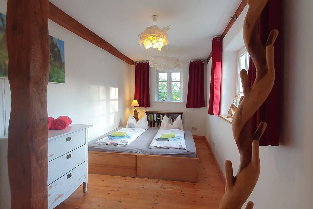 Ferienhaus Hermann (10-15Pers.), Kamin, Grillplatz, Nähe Binz, traumhafte Lage in Zirkow, Rügen