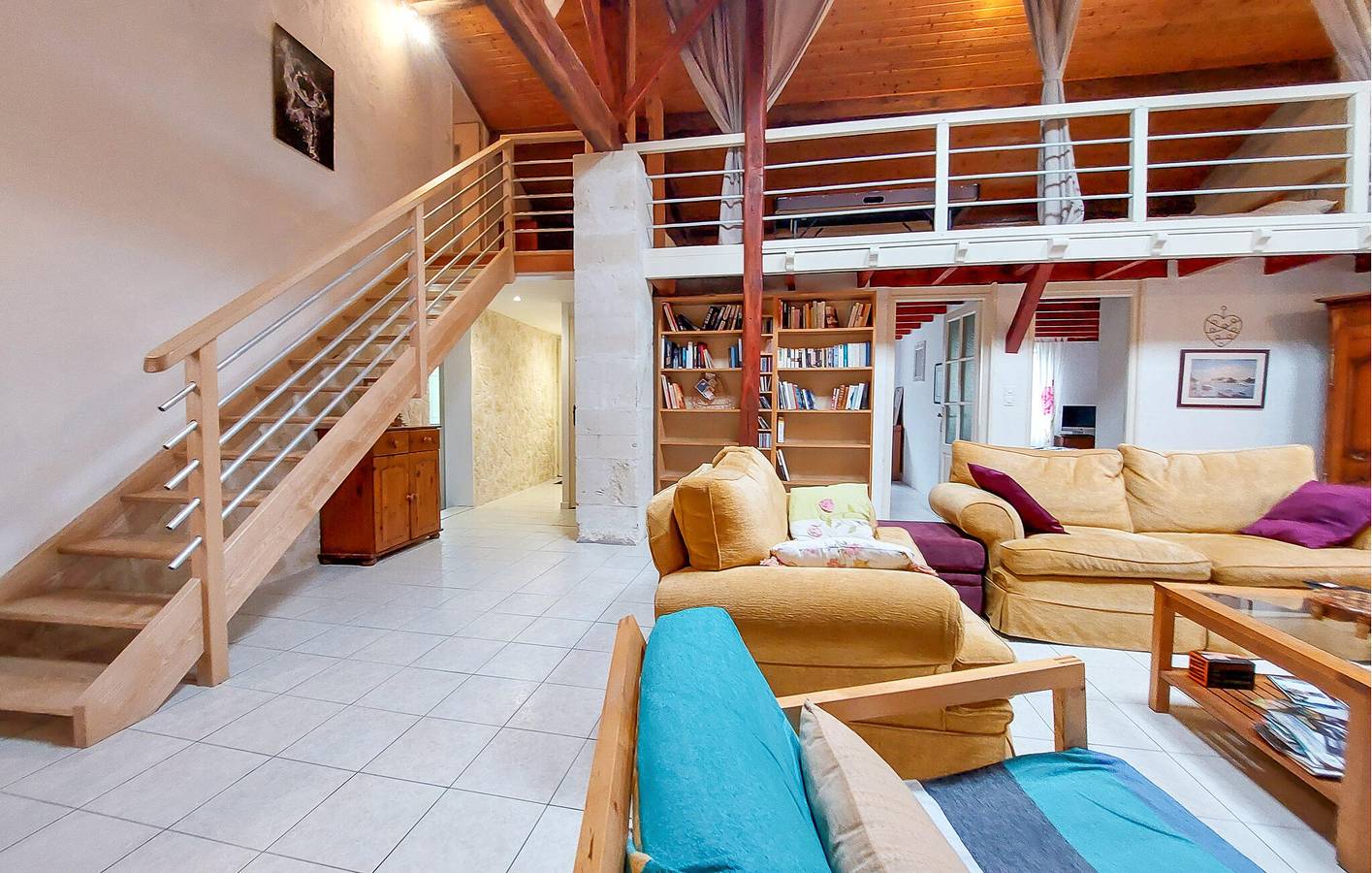 Acogedor apartamento con piscina, WiFi y aparcamiento cerca de Mortagne-sur-Gironde in Chenac-Saint-Seurin-d'Uzet, Saintes region