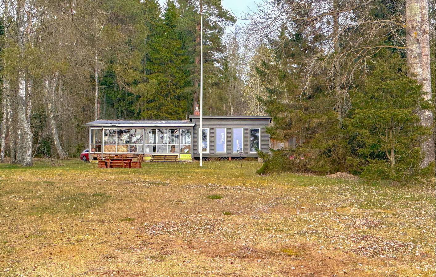 Hus för 6 Personer med trädgård in Vänern