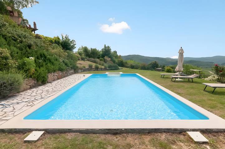 Casa rural con piscina para 4 personas, con jardín en Toscana
