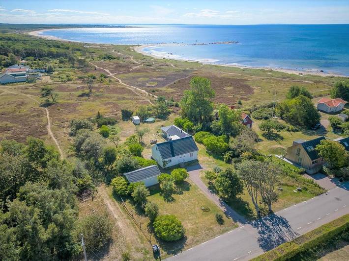 Villa för 14 Personer, med Bubbelpool samt Terass och Trädgård och Sjöutsikt i Haverdal