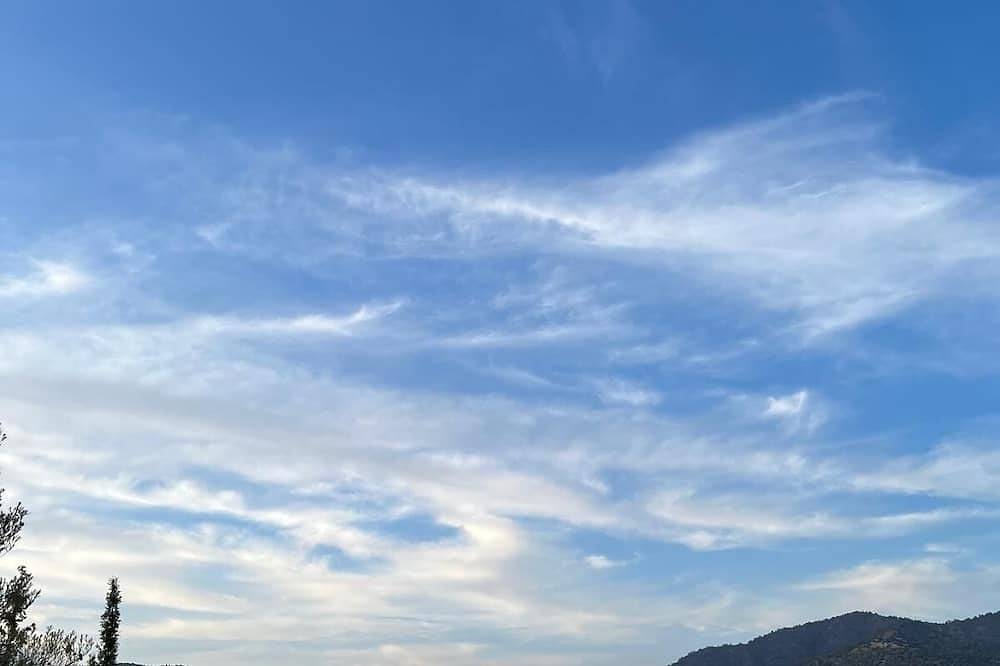 Spacious 6-bedroom villa in marvelous Limassol with Ac, fitness room in Πισσούρι, Südzypern