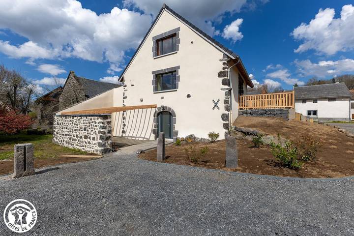 Gîte pour 10 personnes, avec Terrasse ainsi que Jardin et Vue