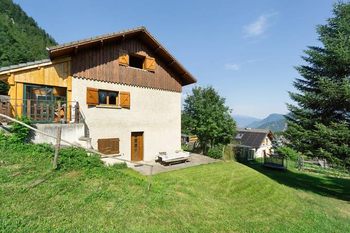 Maison pour 14 personnes à Montricher-Albanne