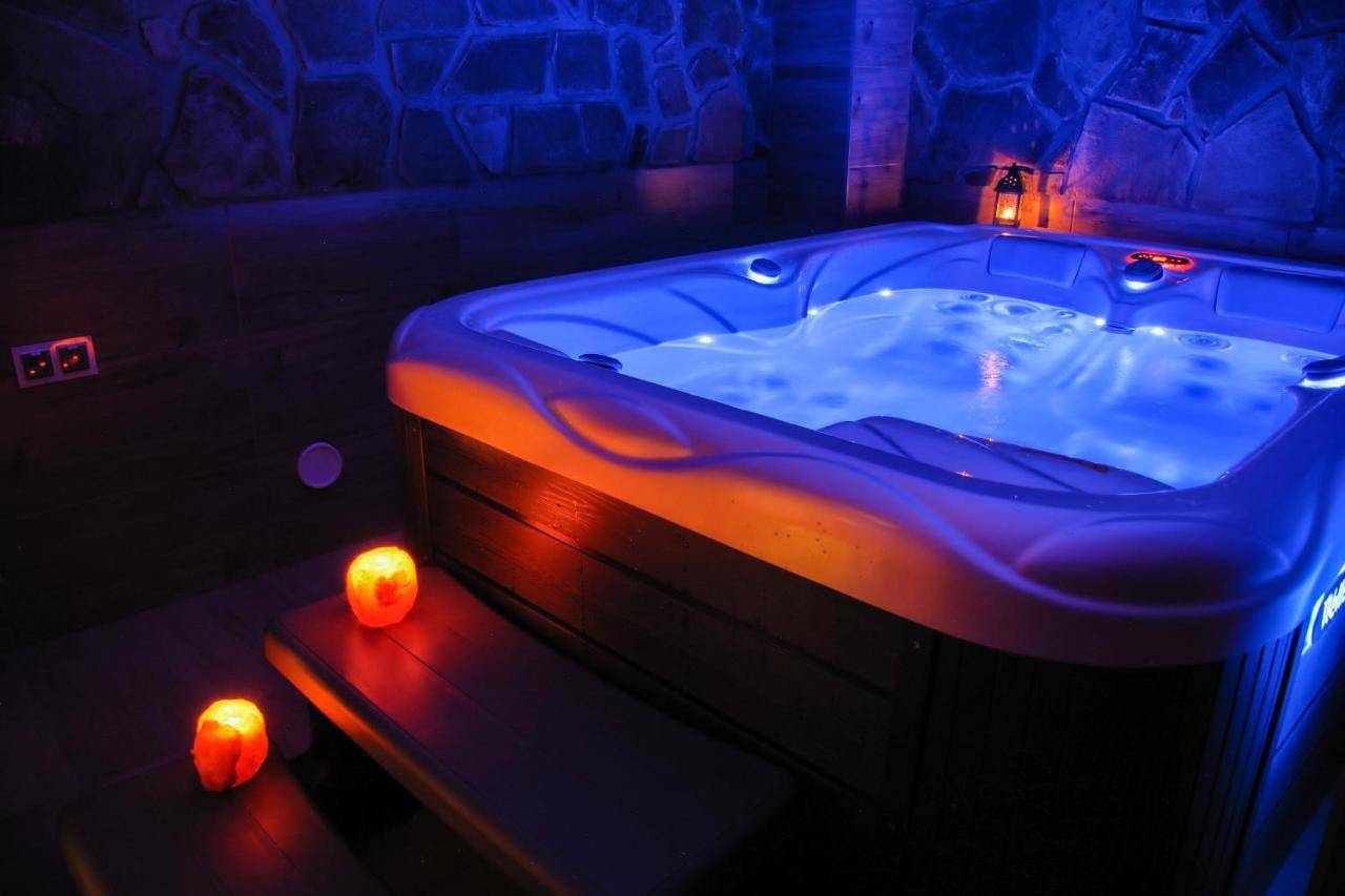 Dw Pod Jaworami - relaks - jacuzzi, sauna na wyłączność, latem basen podgrzewany in Białka Tatrzańska, Karpaty (Polska)