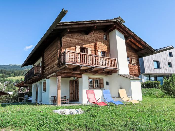 Ferienhaus für 7 Personen, mit Balkon und Garten sowie Ausblick in Falera