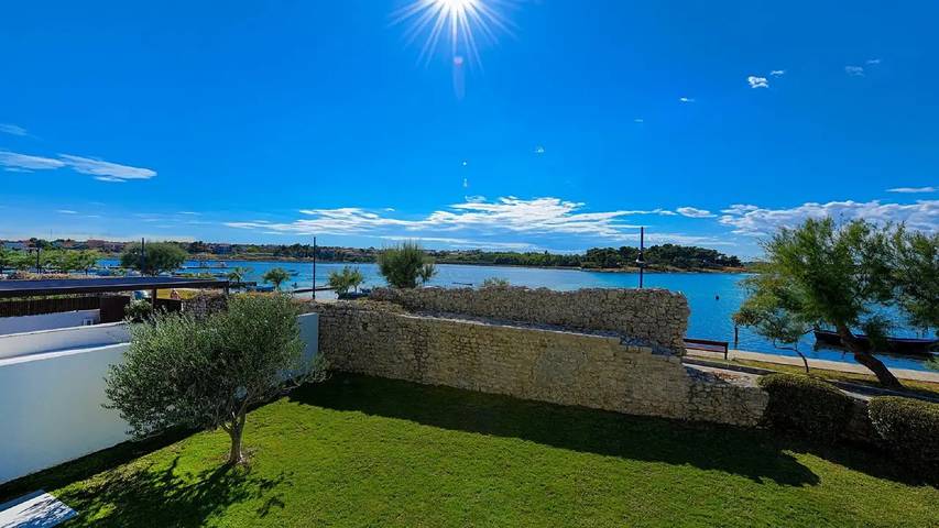 Villa pour 8 personnes, avec terrasse à Nin - 4