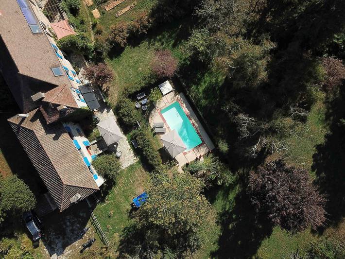 Gîte pour 12 personnes, avec piscine, adapté aux familles