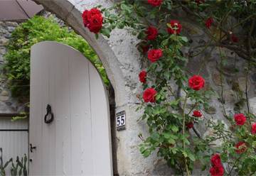 Gîte pour 3 personnes, avec terrasse à Lanas