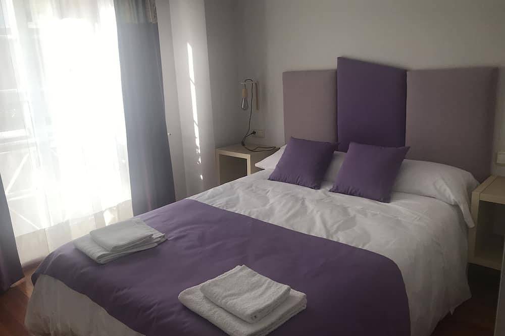 Appartamento intero, Resto di Sar. Appartamento spazioso, soleggiato e tranquillo. in Santiago di Compostela, Provincia della Coruña