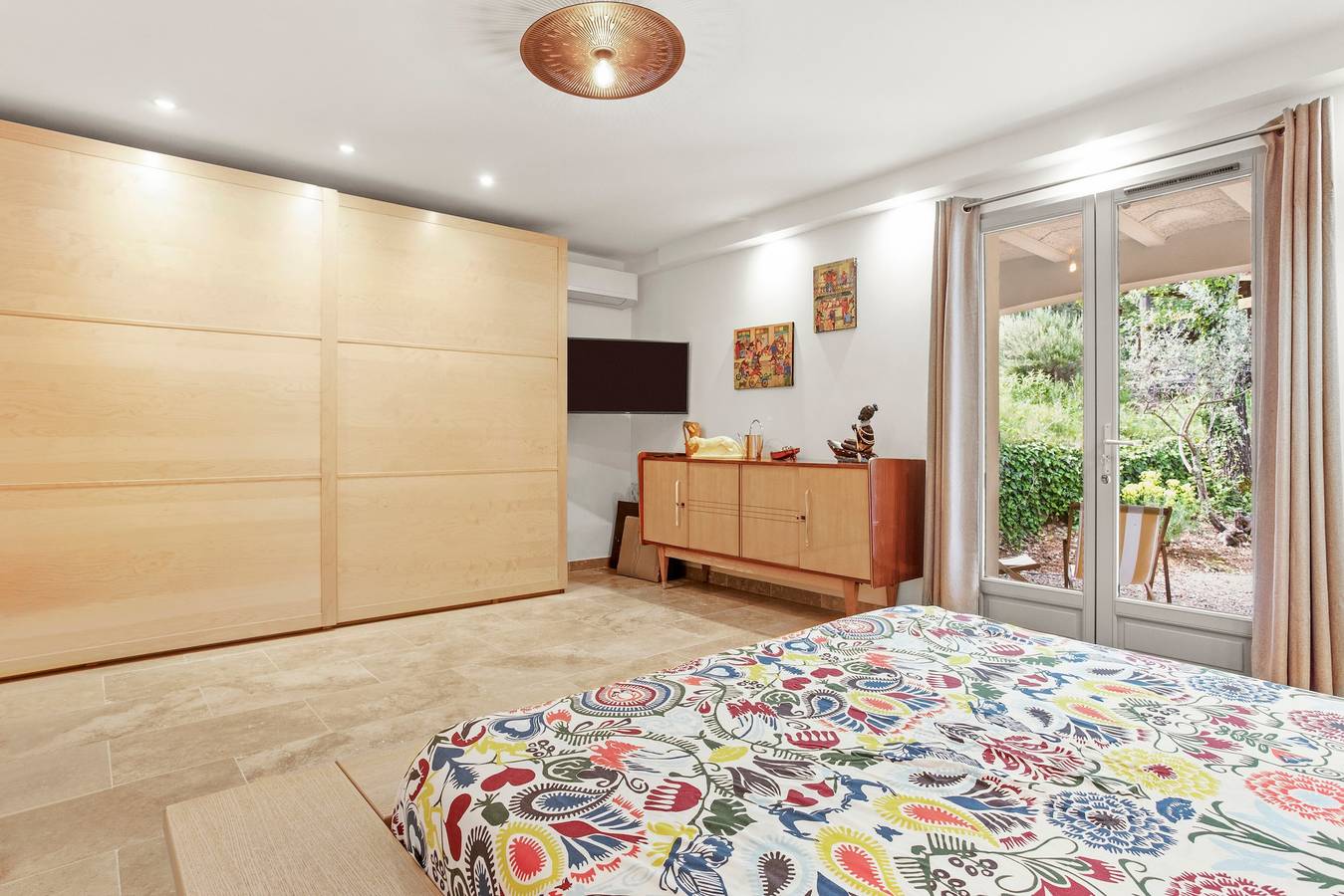 Habitación de huéspedes «Chambre 1 Rd» con piscina compartida, Wi-Fi y aire acondicionado in Cotignac, Región Brignoles