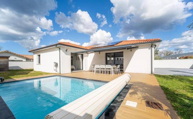 Villa voor 6 personen, with Whirlpool and Terras as well as Tuin and Zwembad in Mimizan