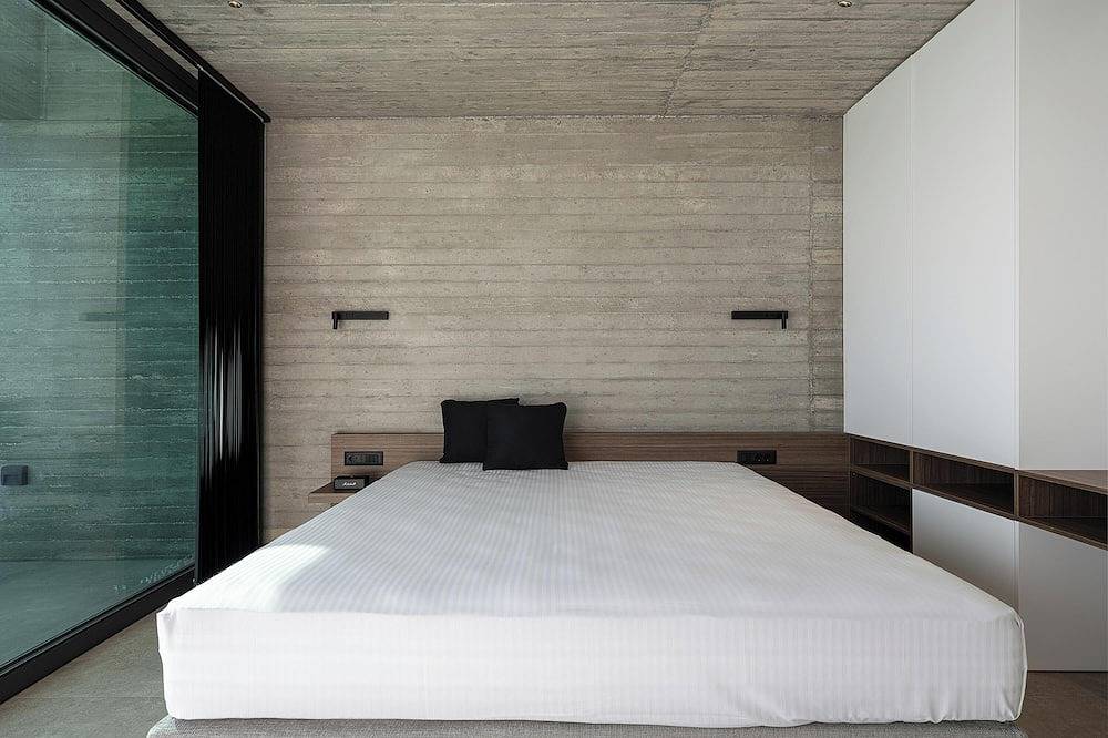 Inspiring Industrial Design Villa Overlooking Falasarna Beach in Falassarna, Chania und Umgebung