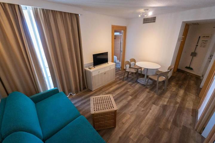 Location de vacances pour 4 personnes, avec jardin et piscine ainsi que jacuzzi et sauna à Magaluf - 3