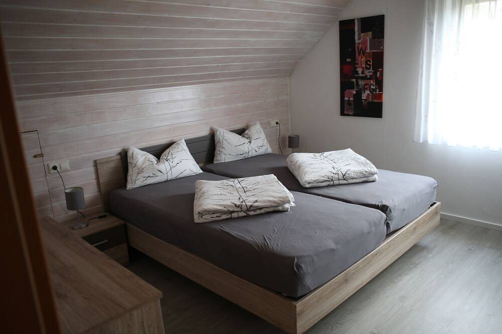 Ganze Wohnung, Ferienwohnung \"Braunenbergblick\" in Aalen, Schwäbische Ostalb