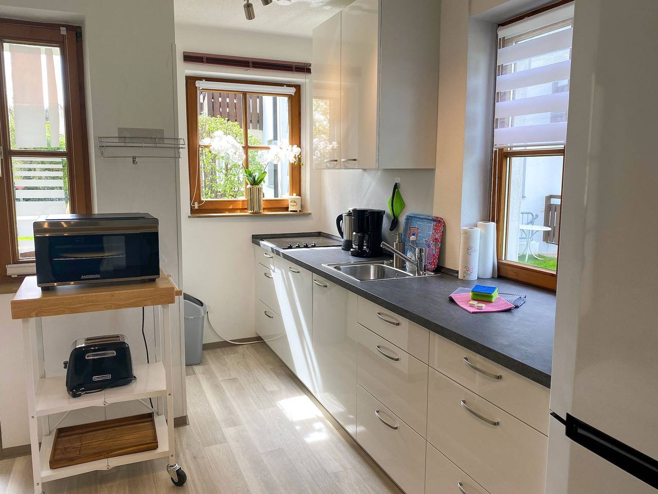 Ganze Ferienwohnung, Ferienwohnungen Seerose  & Seelilie - Seerose, 46qm, 2 Schlafräumen, Balkon und Gartenblick in Chieming, Chiemsee
