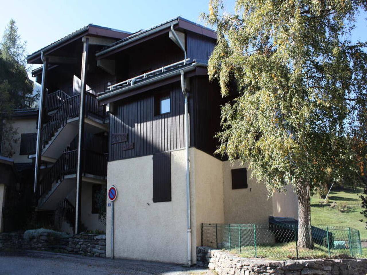 Entire apartment, Apartment in Montchavin by Ski Slopes in La Plagne, Bellentre