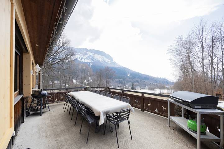 Chalet pour 14 personnes, avec jardin à Les Déserts