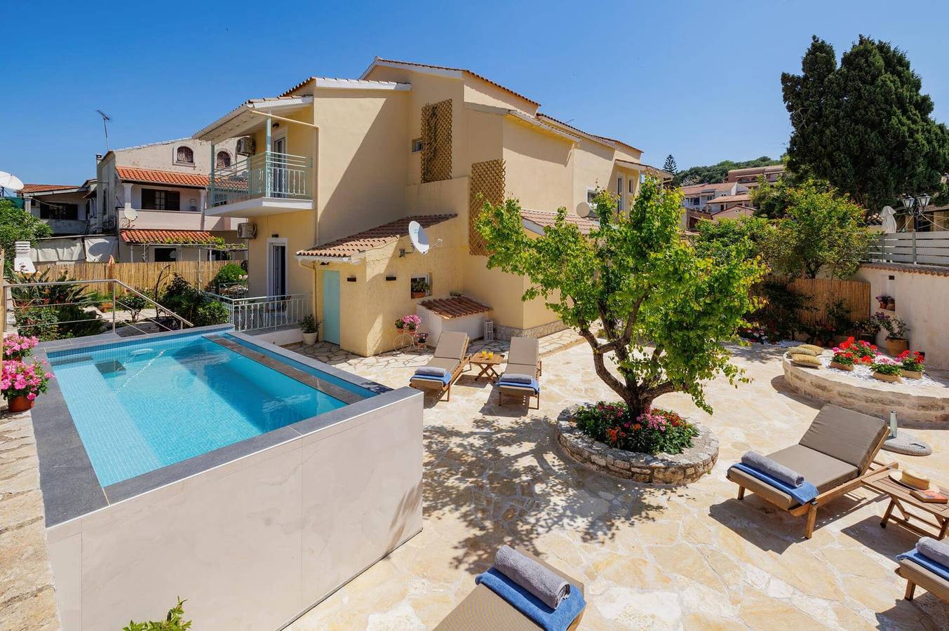 Villa Pelagia's Garden House by Villa Plus in Kassiopi, Korfu