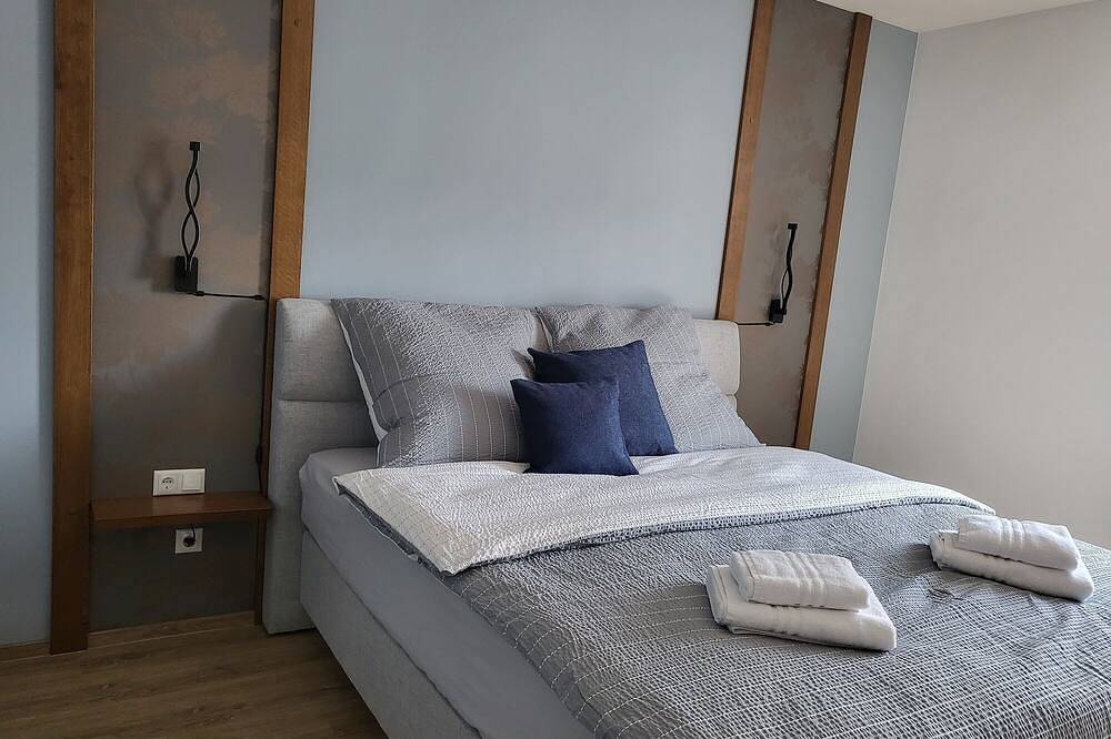 Ganze Wohnung, Ferienhaus 1 mit Sauna und Whirlpool in Feuchtwangen, Romantische Straße