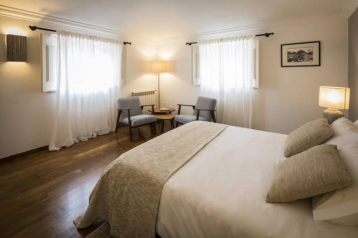 Quinta do Pé Descalço : maison typique portugaise avec piscine pour 14, Sintra in Sintra, Costa de Lisboa