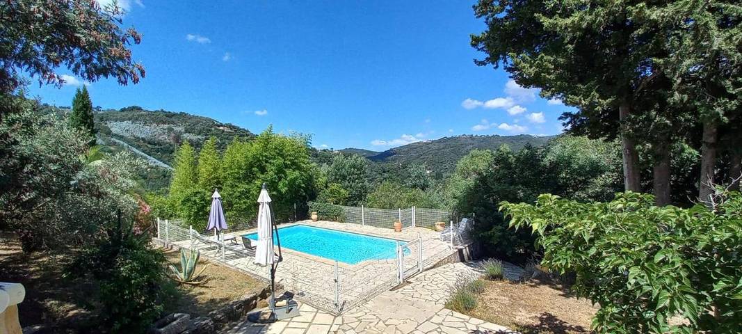 Location de vacances pour 6 personnes, avec vue ainsi que piscine et jardin à Auribeau-sur-Siagne - 2