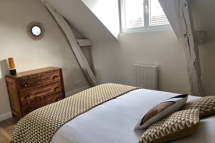 Location de vacances pour 8 personnes, avec jacuzzi ainsi que piscine et jardin à Thenon - 3