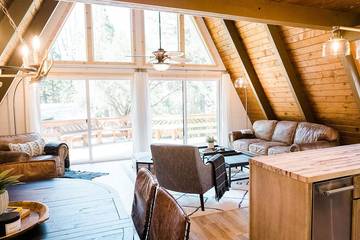 Log Cabin for 8 Guests in Bass Lake, Madera County, Picture 2