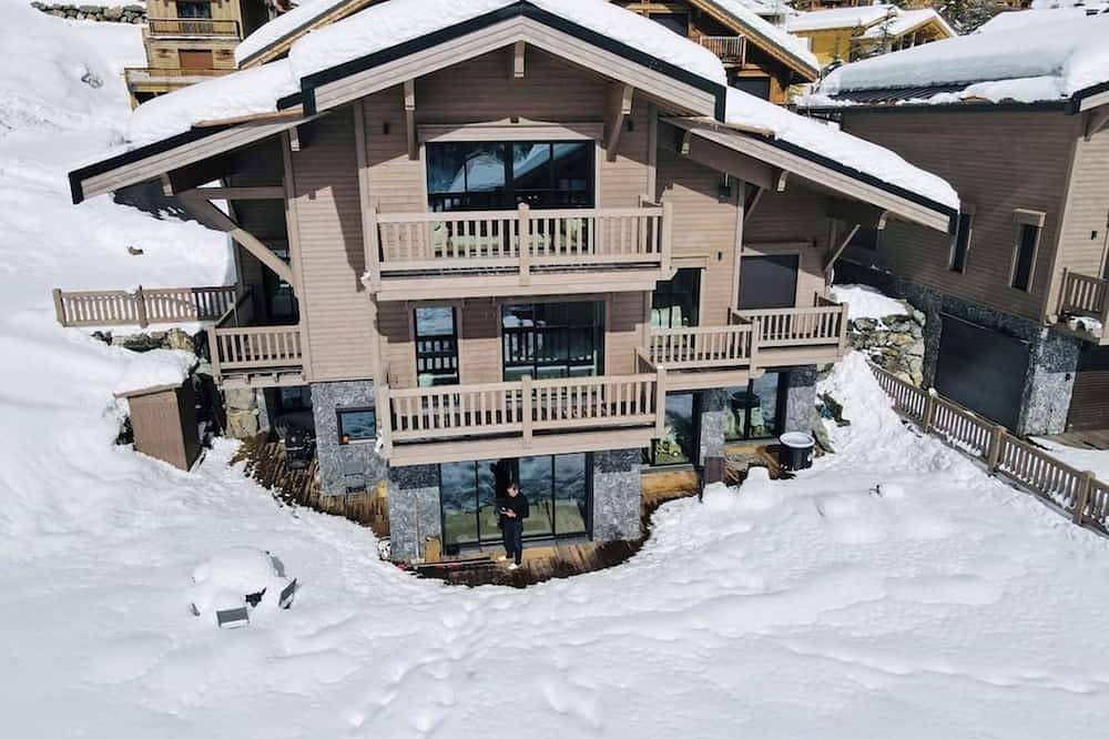 Exceptional chalet Auron 330 M2 in Auron, Saint-Étienne-de-Tinée